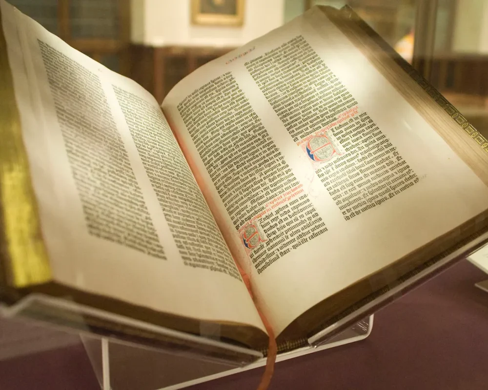 Por que as traduções latinas da Bíblia ainda são importantes?